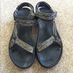 Men’s teva sandals size 12